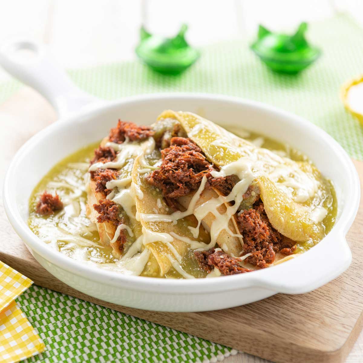 Crepas de chilorio en salsa verde solo en Productos Chata