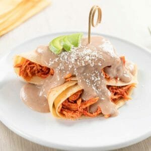 Frijoles Refritos Peruanos Mayacoba Chata, el ingrediente secreto para nuestras deliciosas crepas.