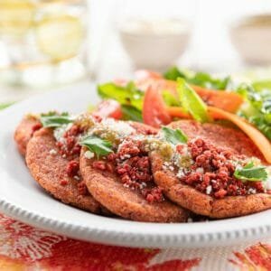 Tortitas de Papa con Chorizo de Soya listas para servir