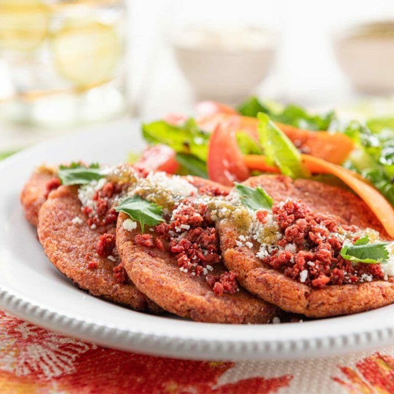 Tortitas de Papa con Chorizo de Soya listas para servir