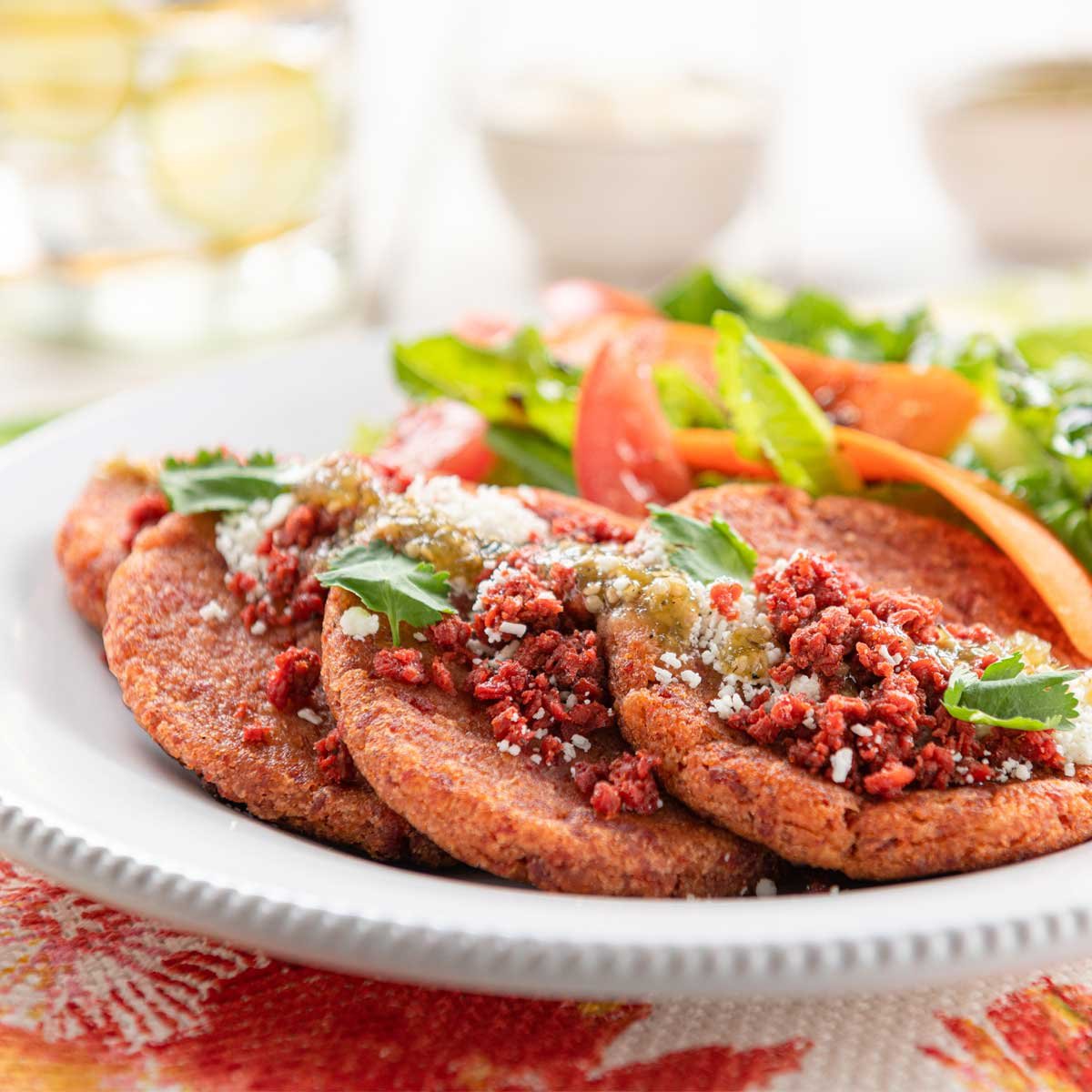 Tortitas de Papa con Chorizo de Soya listas para servir