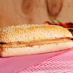 Receta de un delicioso Baguette de Frijoles con Chorizo y Queso