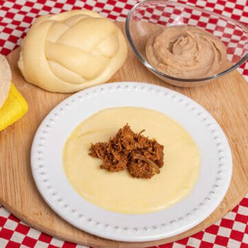 Prepara una gran variedad de recetas con el queso Oaxaca de Productos Chata, compra en línea