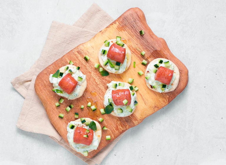 BOCADITOS DE PAN PITA WEB 768x562 - Bocaditos de Pan Pita con Chorizo Argentino Chata